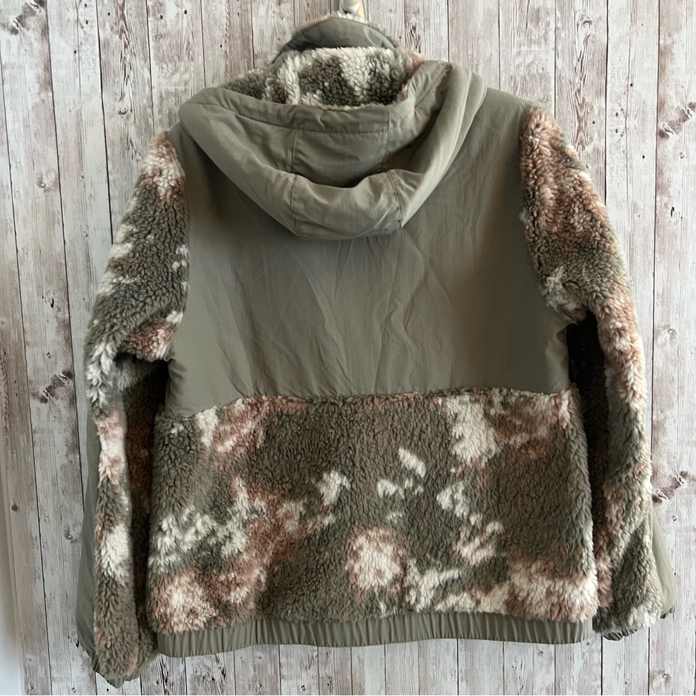 Patagonia Women’s Shelled Retro-X Pullover Gorpcore Camo Medium - Picture 2 of 4